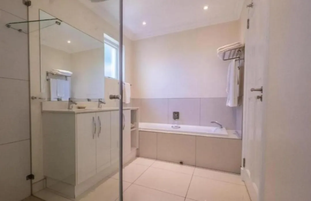 Westhill Guesthouse, Balcony With Lagoon View, Pool, Close To Centre, Quiet-1